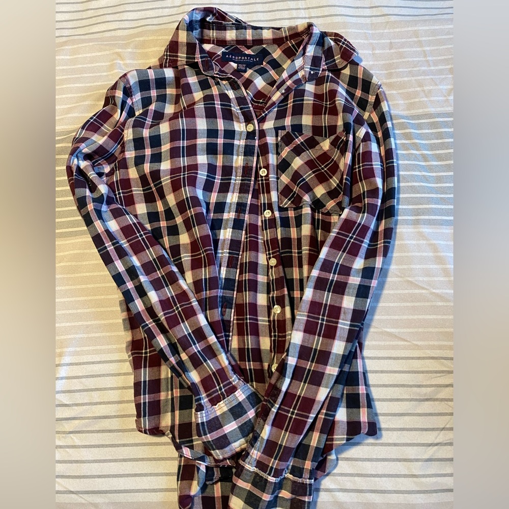 Loved this flannel so much! No stains or holes. Great condition!
